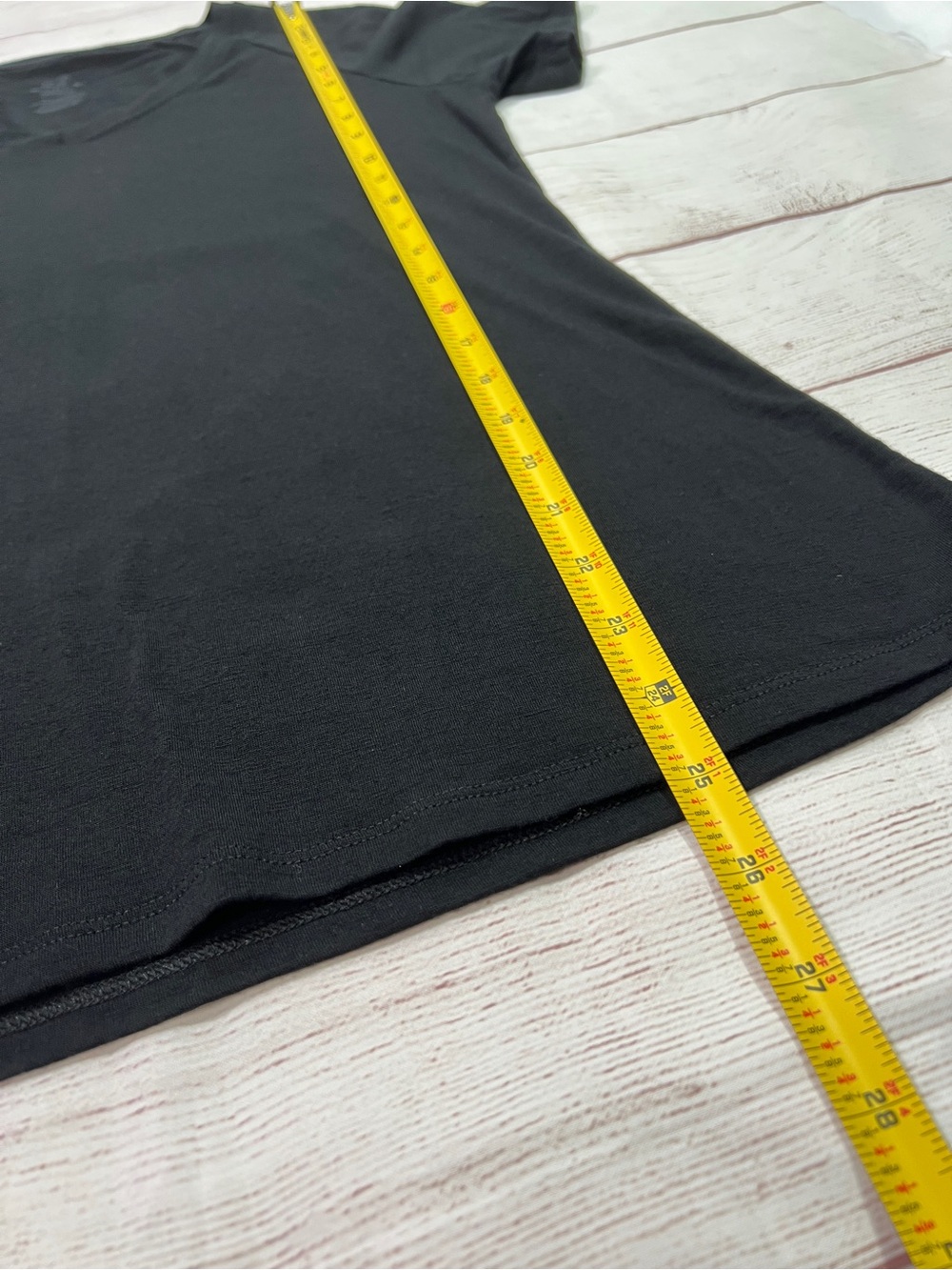Woolx Mia Merino Wool V-Neck Tee - Medium - black lightweight short sleeve EUC - Picture 8 of 9
